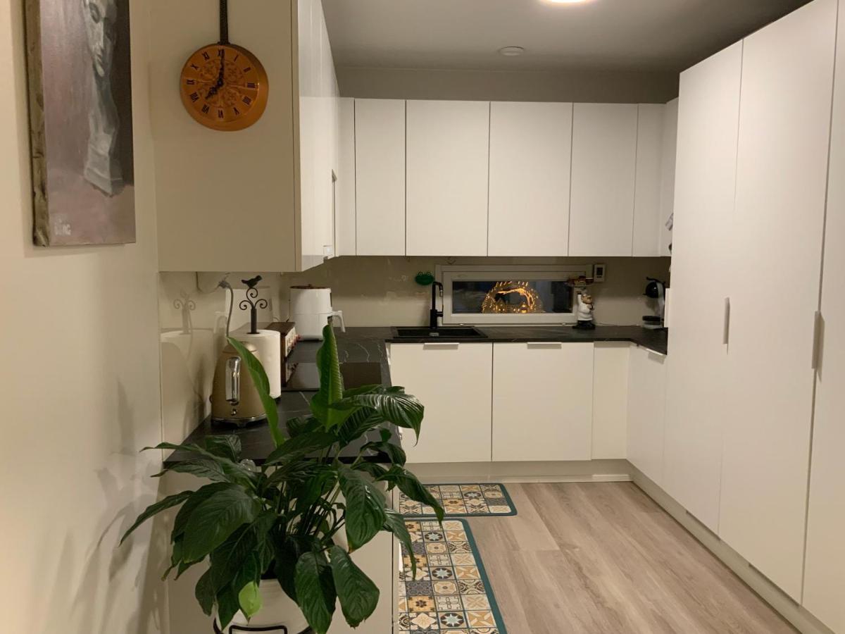 Private In The Shared Detached House. Апартаменты