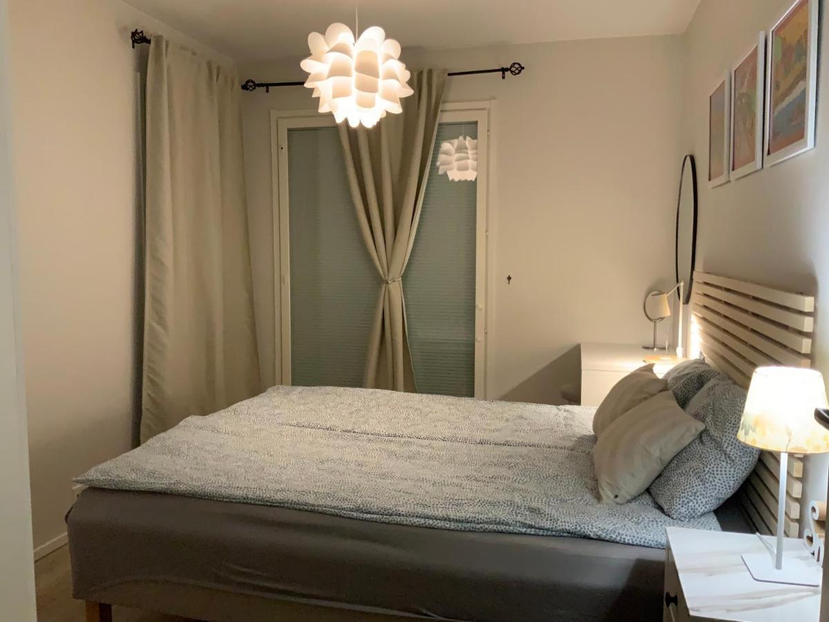 Private In The Shared Detached House. *